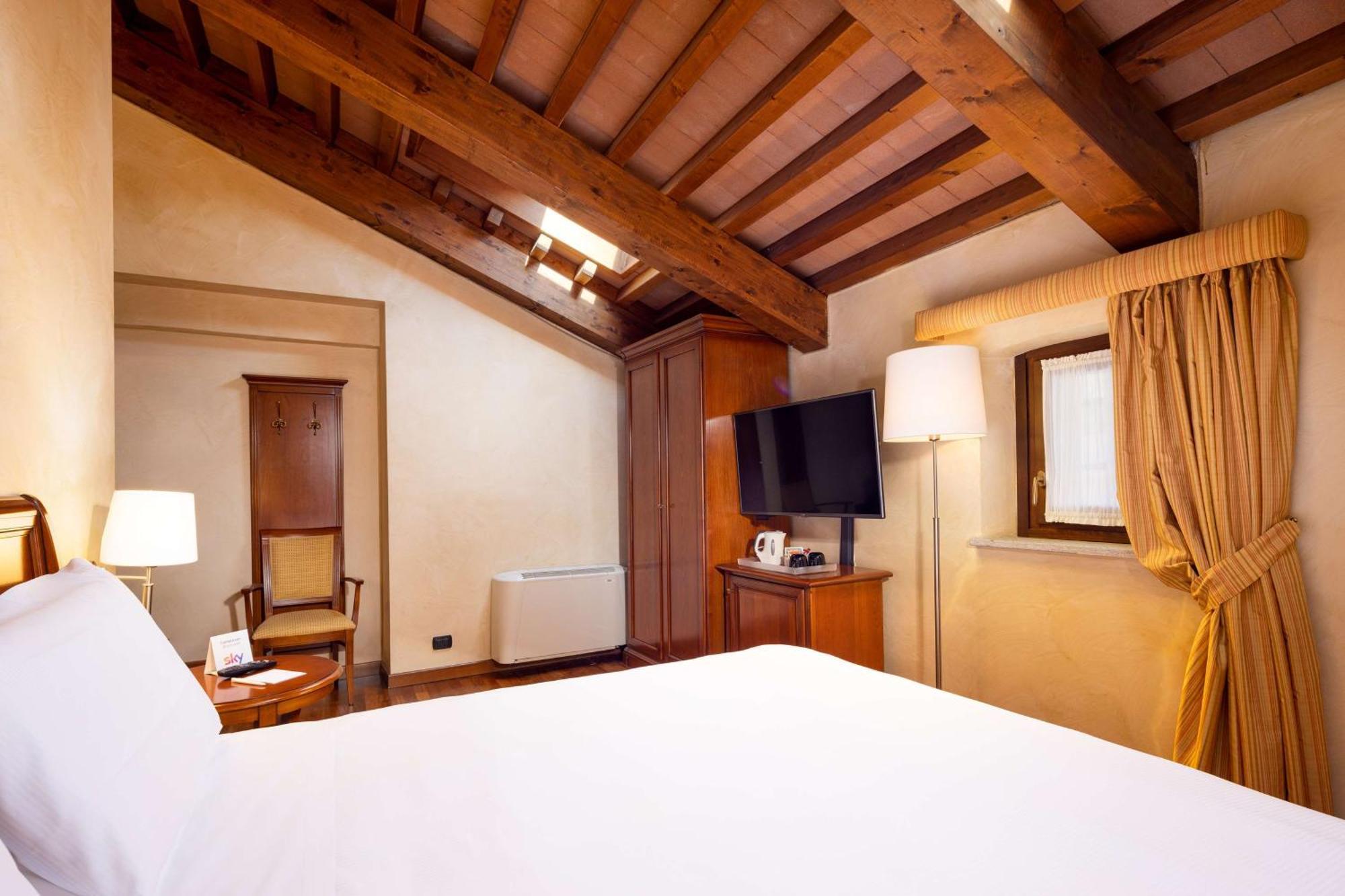 Best Western Plus Hotel Le Rondini San Francesco al Campo Kültér fotó