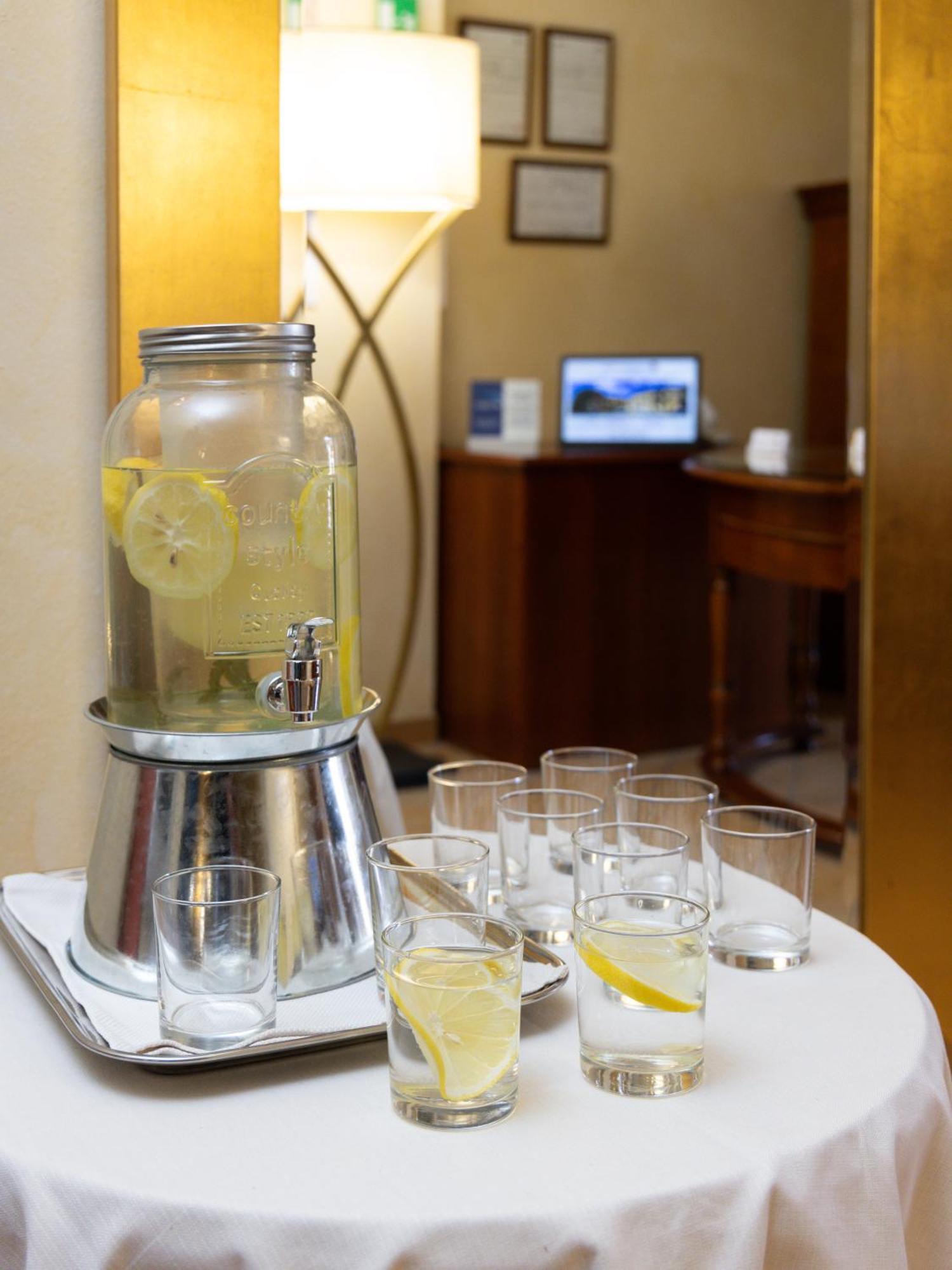 Best Western Plus Hotel Le Rondini San Francesco al Campo Kültér fotó
