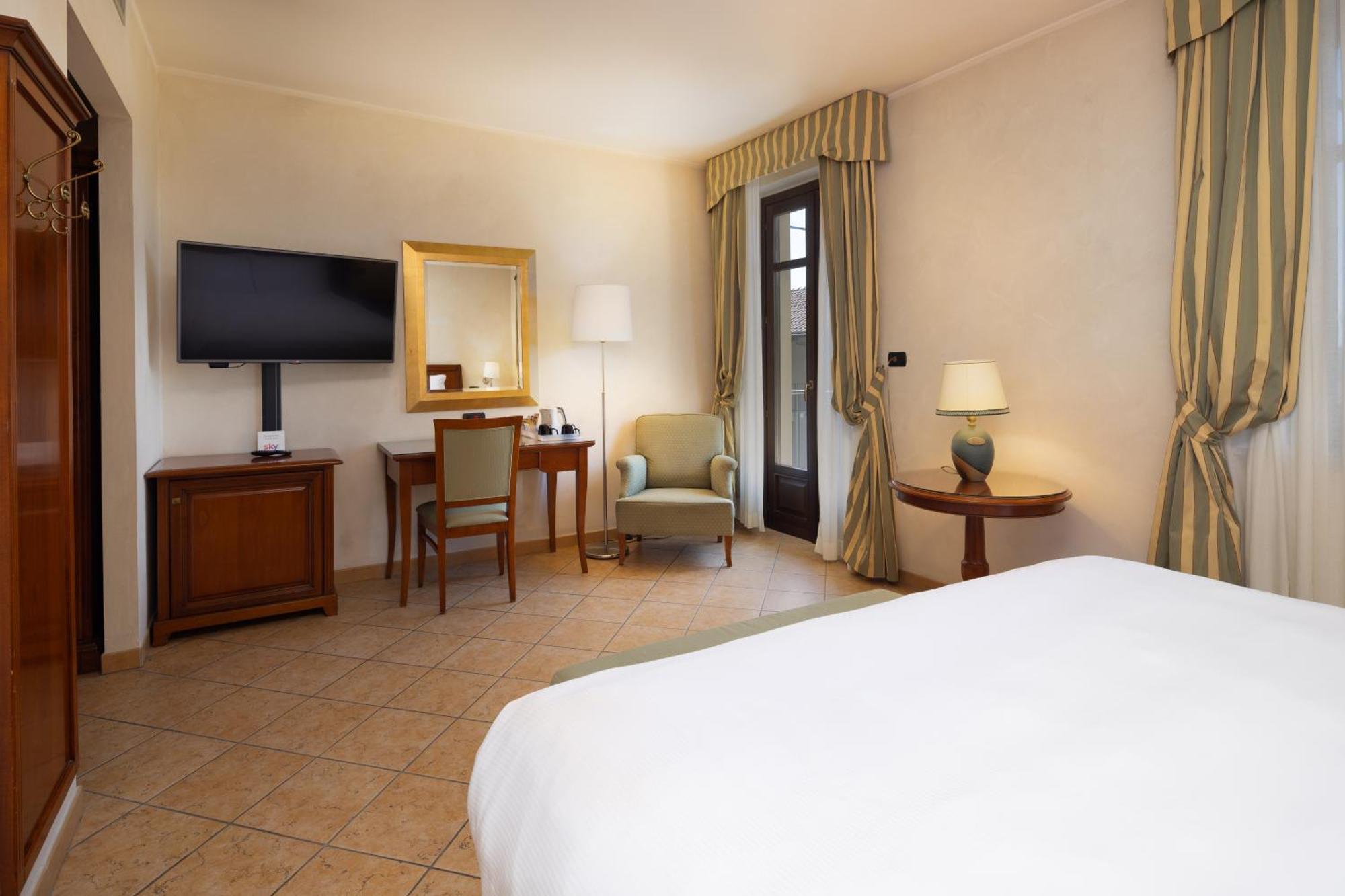 Best Western Plus Hotel Le Rondini San Francesco al Campo Kültér fotó